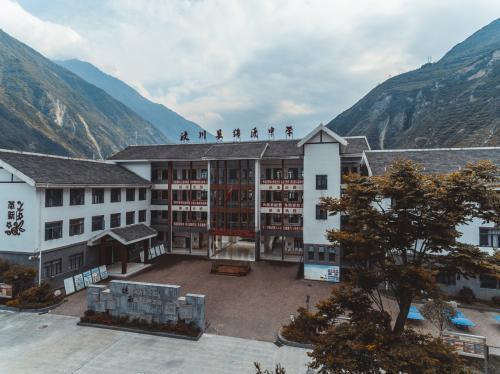 汶川十年 心系教育 致东升国际的两封信